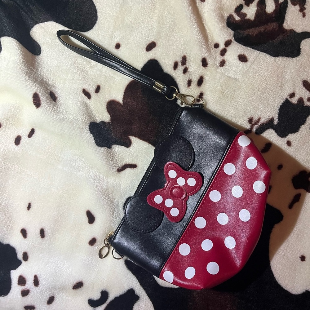 ✨LIKE NEW MINNIE MOUSE WRISTLET✨